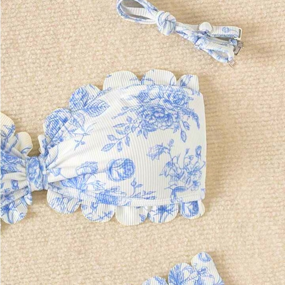 Ribbed Blue & White Scalloped Floral Bikini Swimsuit Set - Picture 4 of 15